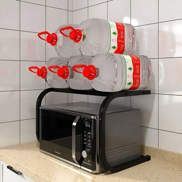 Platzsparendes Metallregal für die Küche
