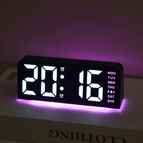 Leuchtender LED Wecker